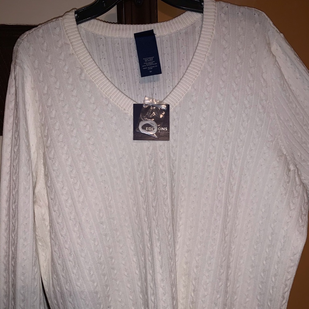 White v neck sweater